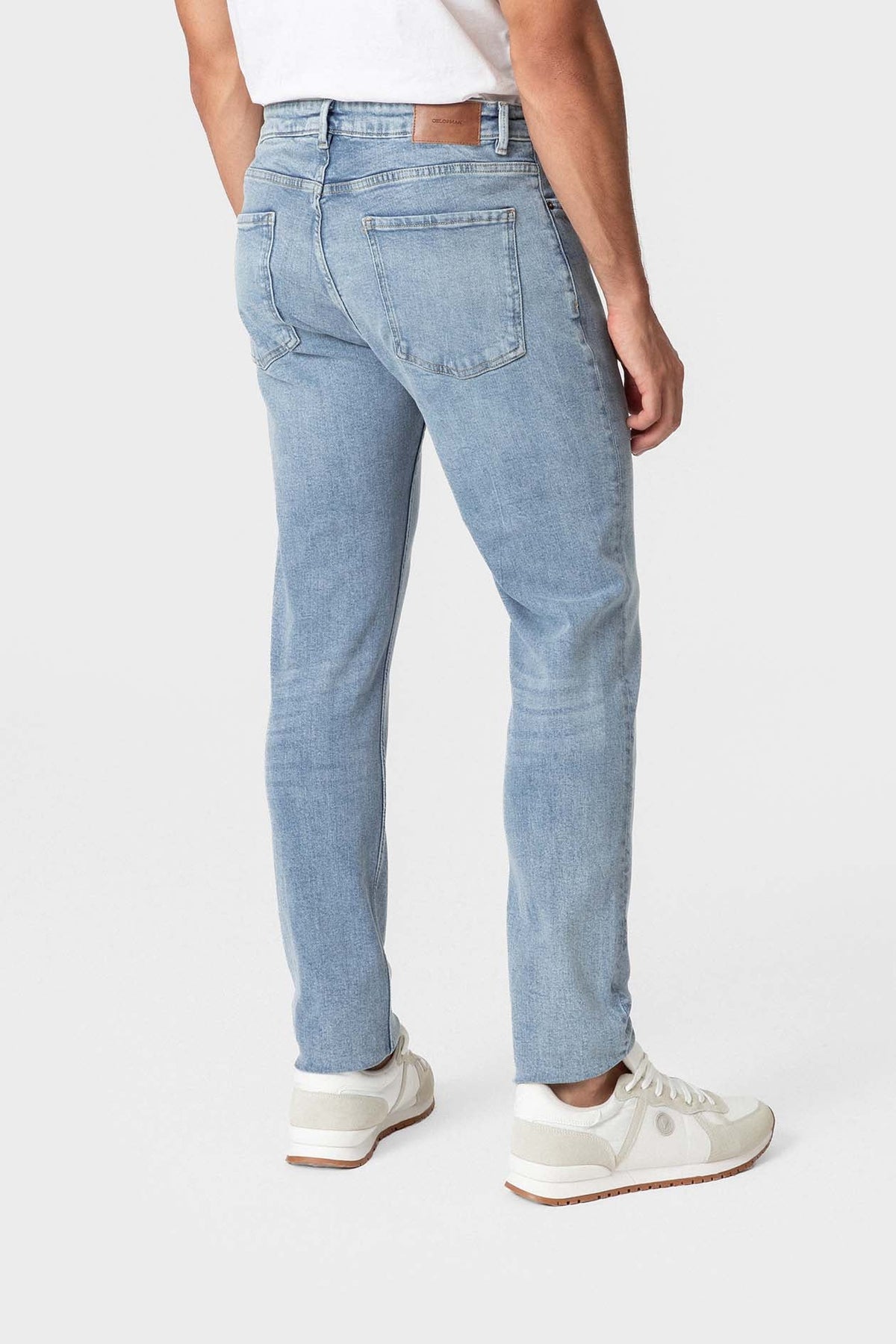 Jean regular avec surpiqûres camel — image 5
