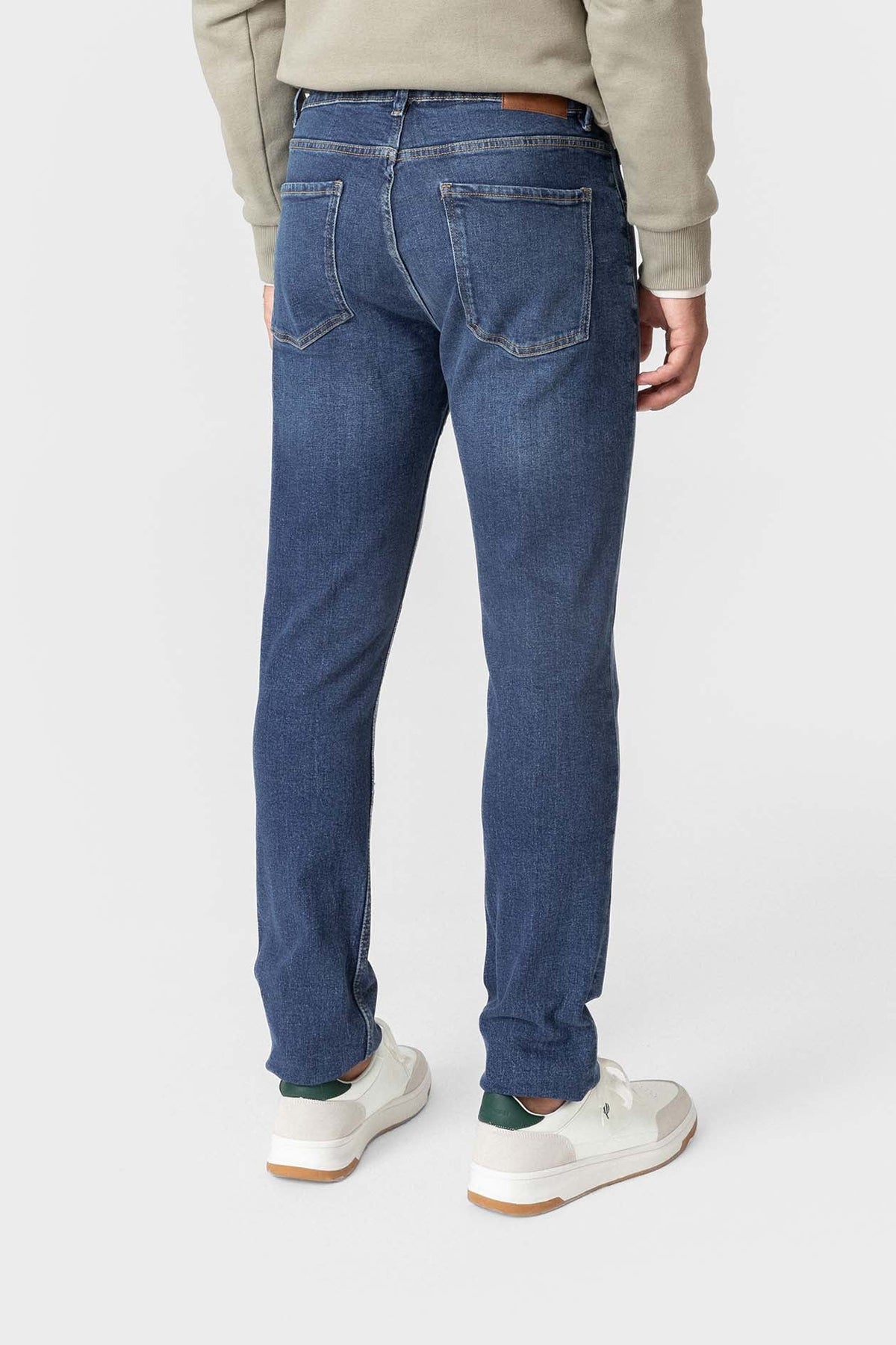 Jeans slim a cinque tasche — immagine 5