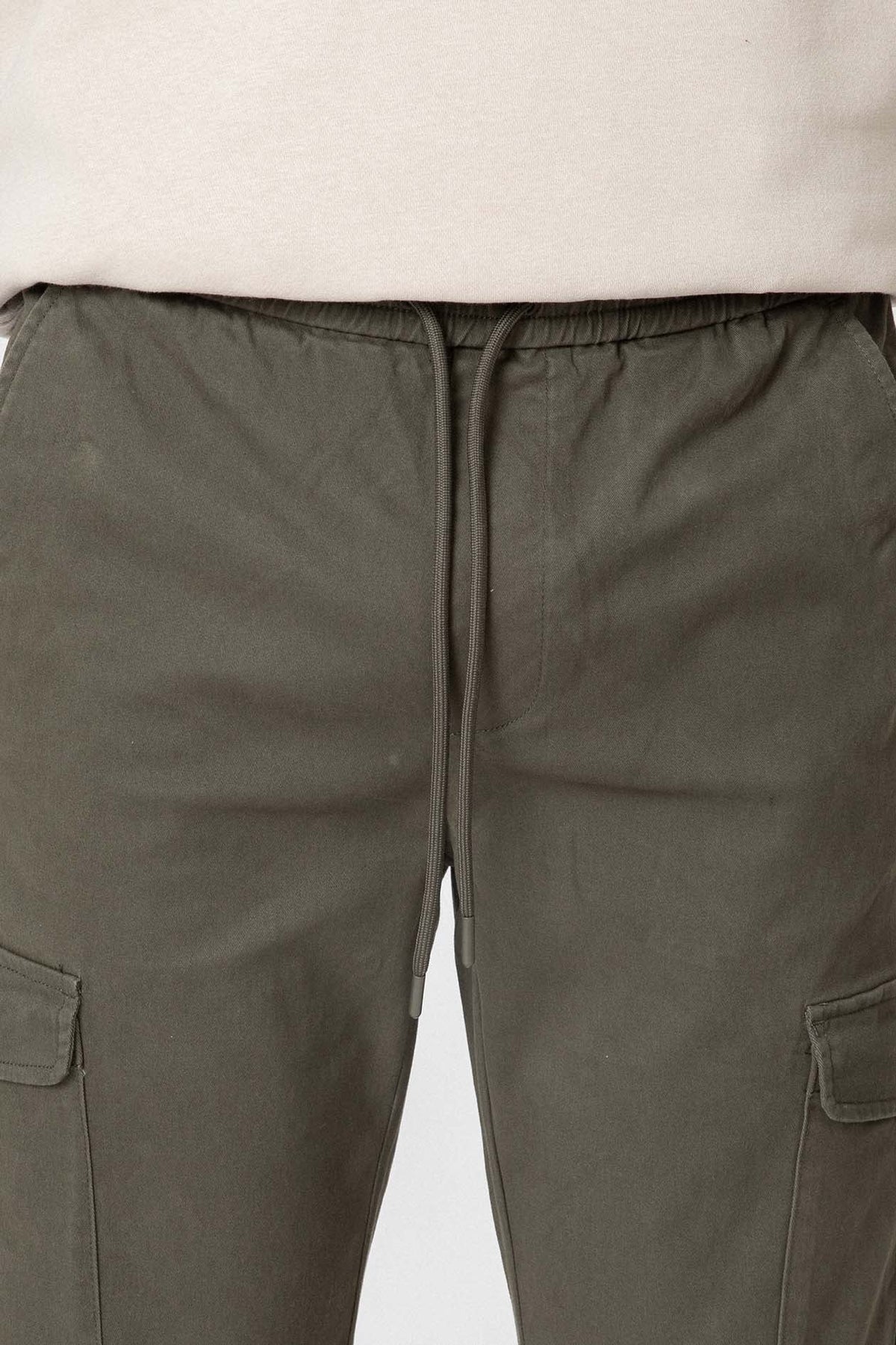 Calças jogger cargo caqui — imagem 3