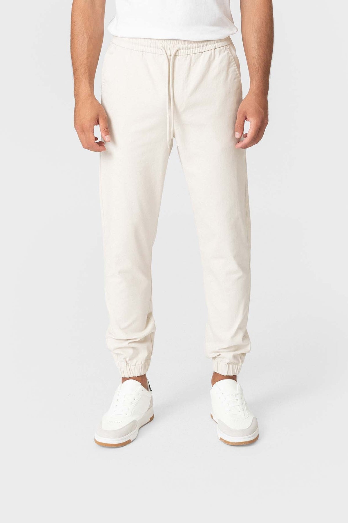 Pantalón jogger beige de algodón de Celopman, imagen 1