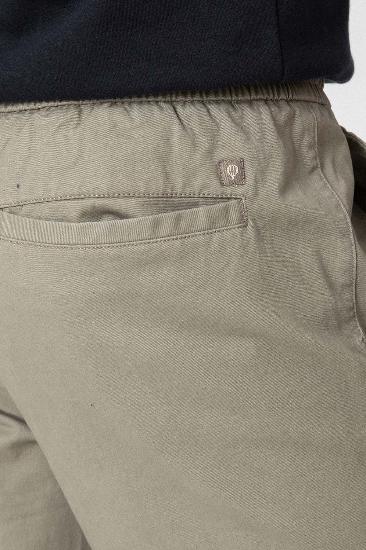 Pantalón jogger verde de algodón de Celopman, imagen 4