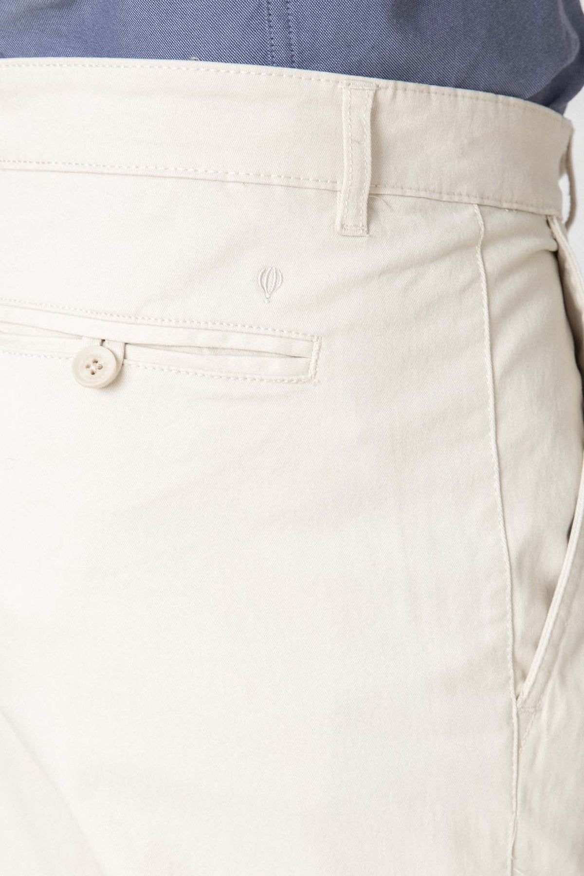 Pantalón chino beige con pinzas de Celopman, imagen 4