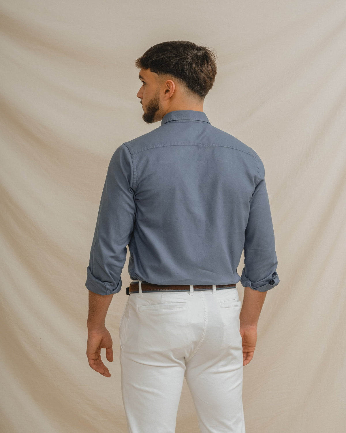 Blaues Herrenhemd mit Struktur und Regular Fit — Bild 4