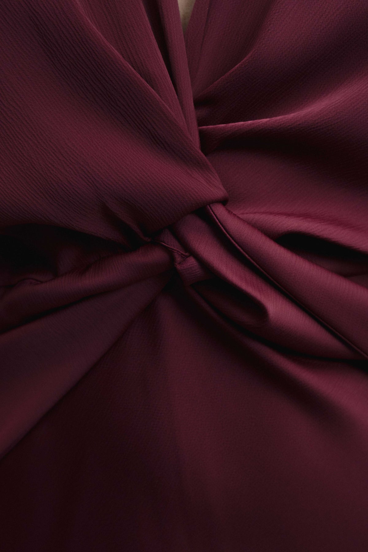 VESTIDO SATINADO NUDO