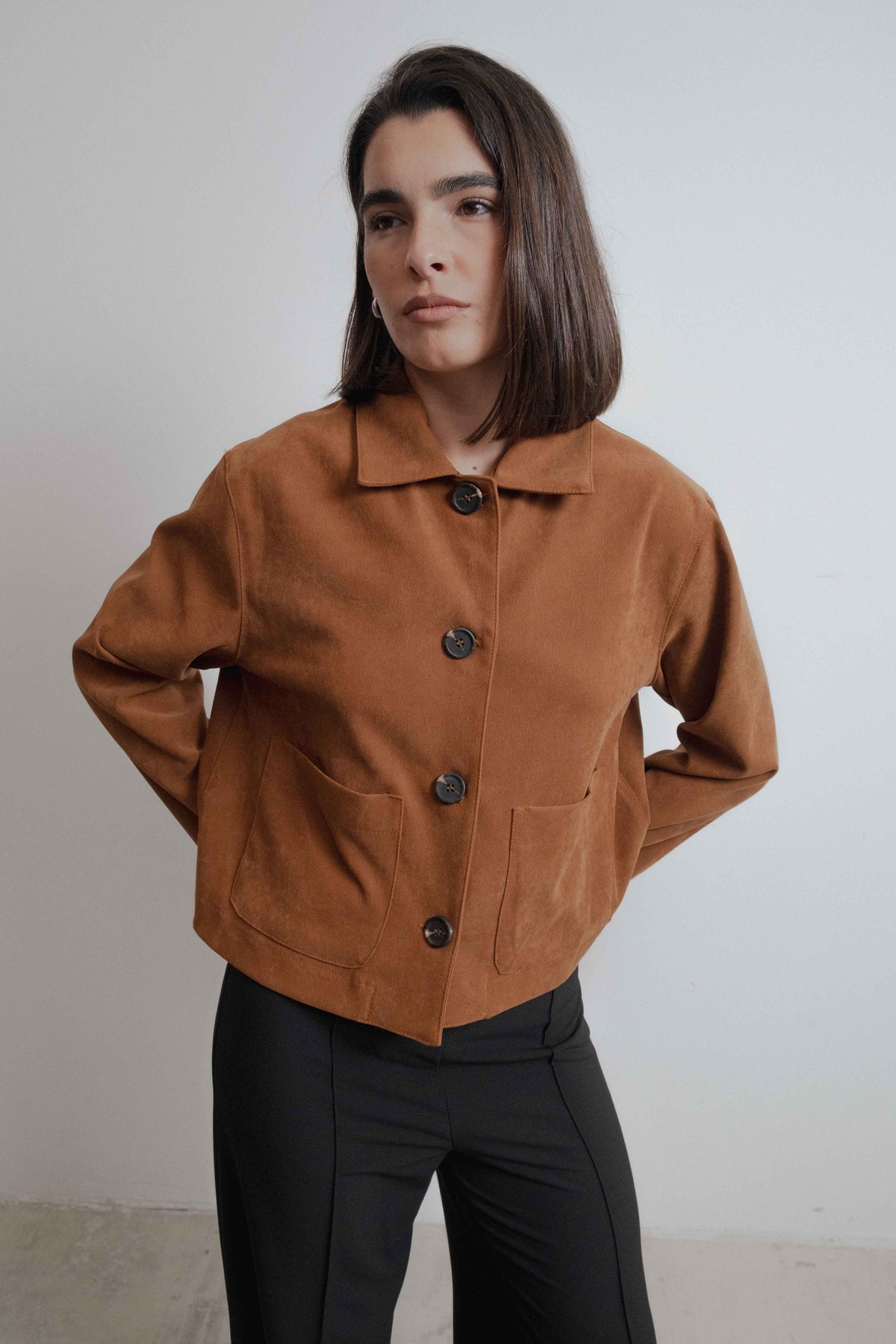 CHAQUETA CORTA EFECTO ANTE