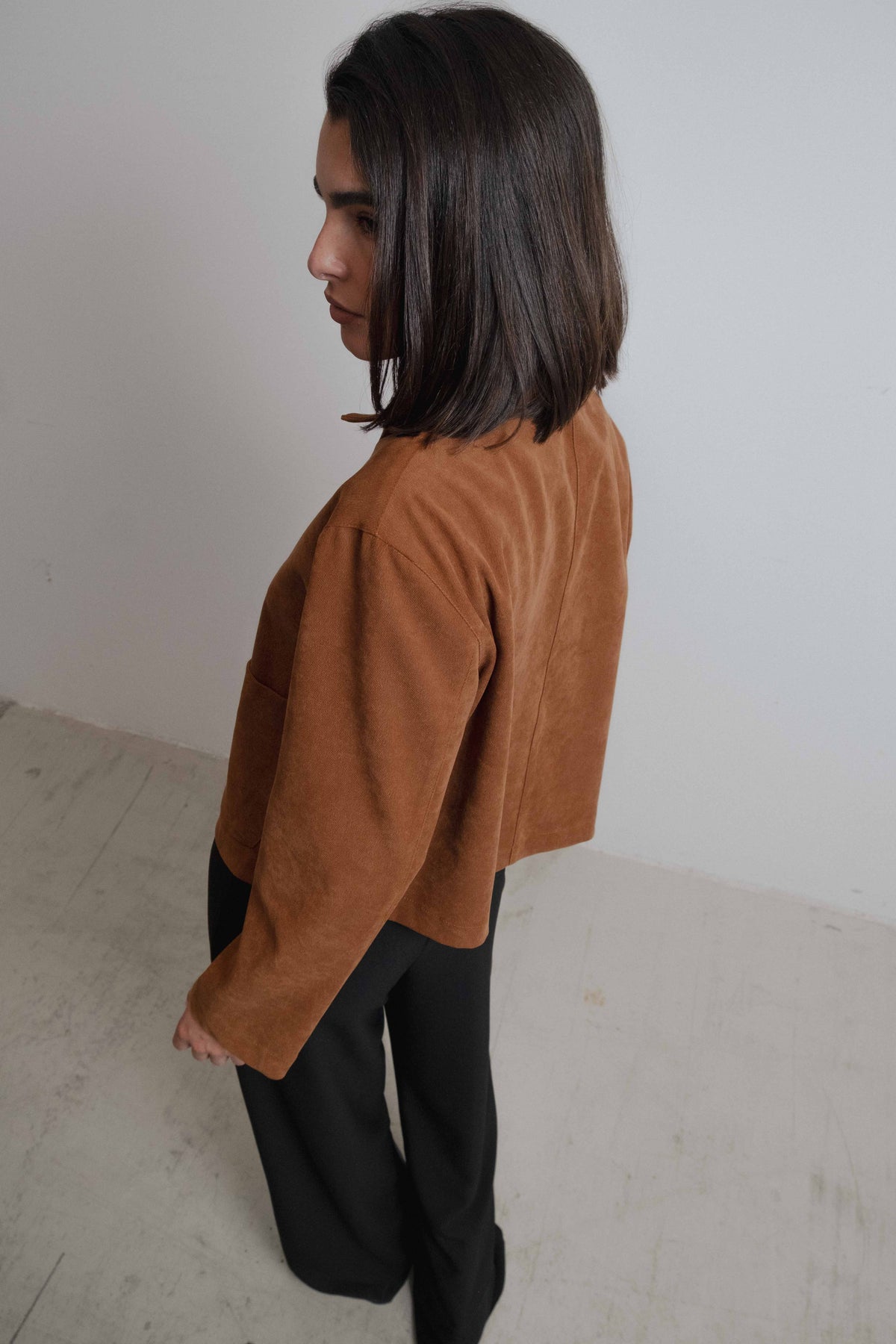 CHAQUETA CORTA EFECTO ANTE