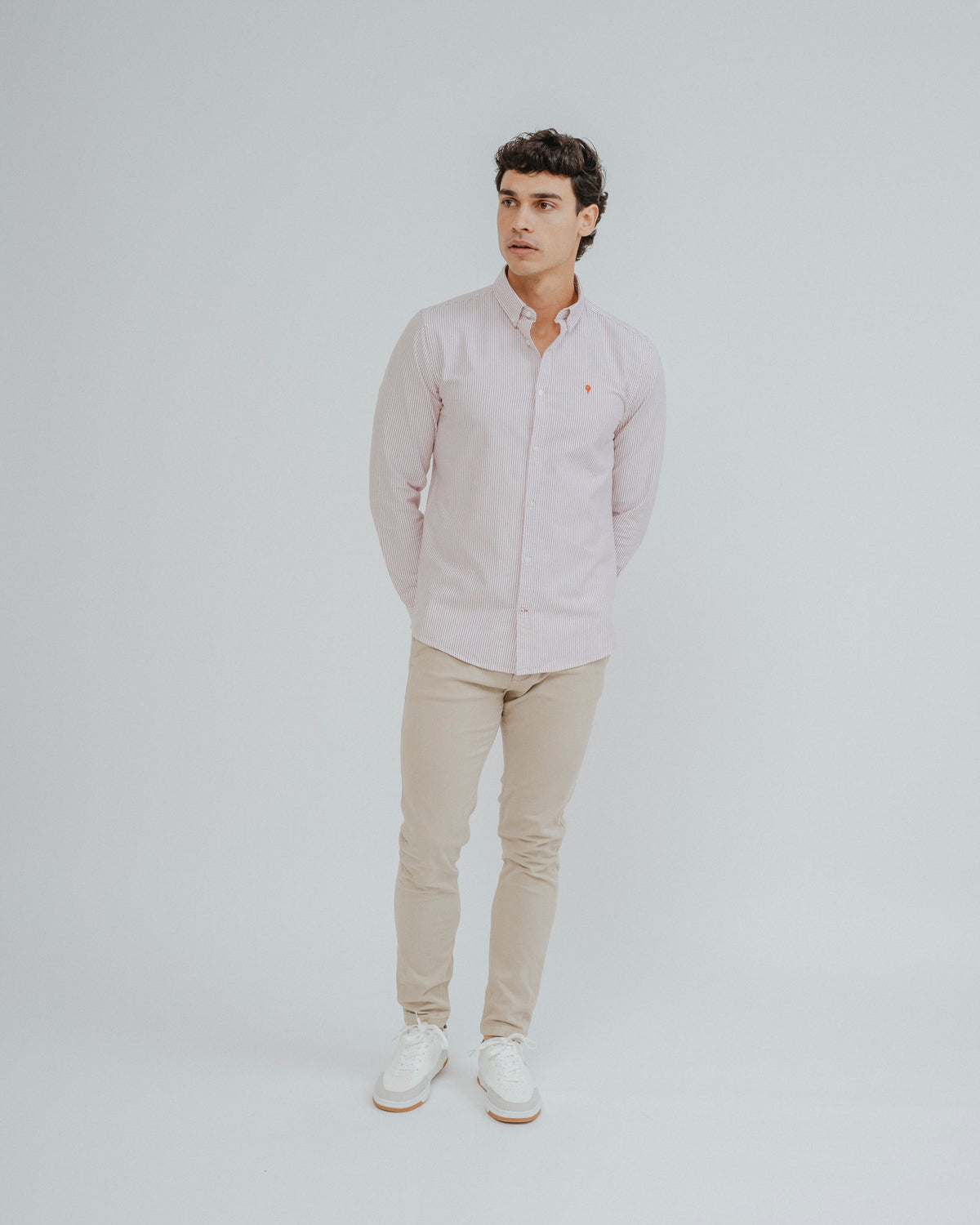 Camisa oxford raya roja · vista 8