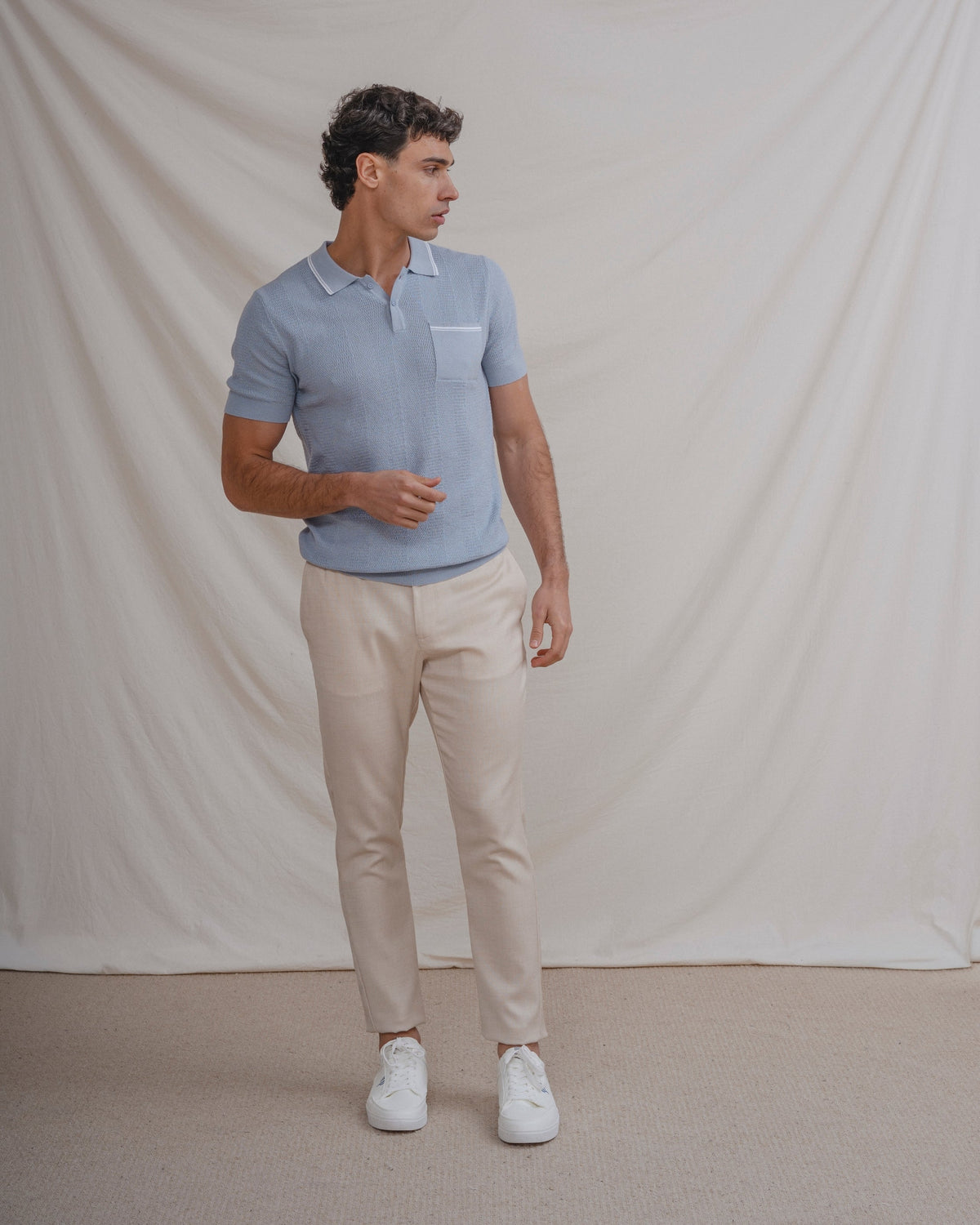 Polo tricot celeste de hombre · vista 3