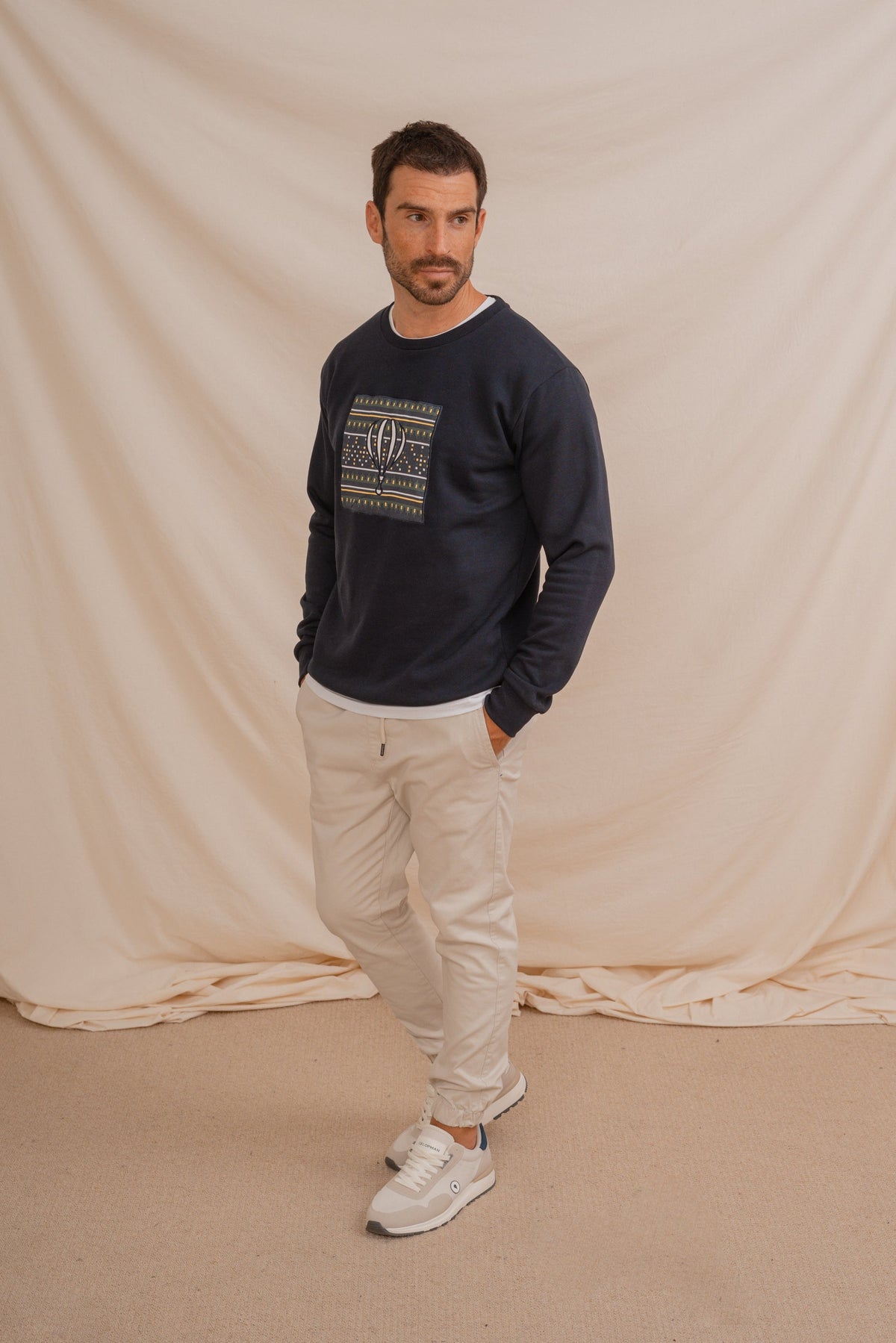 Sudadera cuadro étnico marino · vista 7
