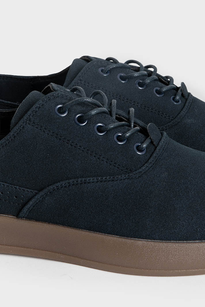 Derby-Schuh aus marineblauem Veloursleder — Bild 3