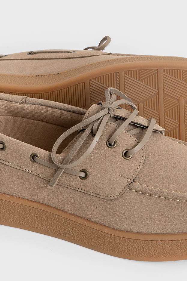 Scarpa da barca beige con suola in gomma — immagine 3