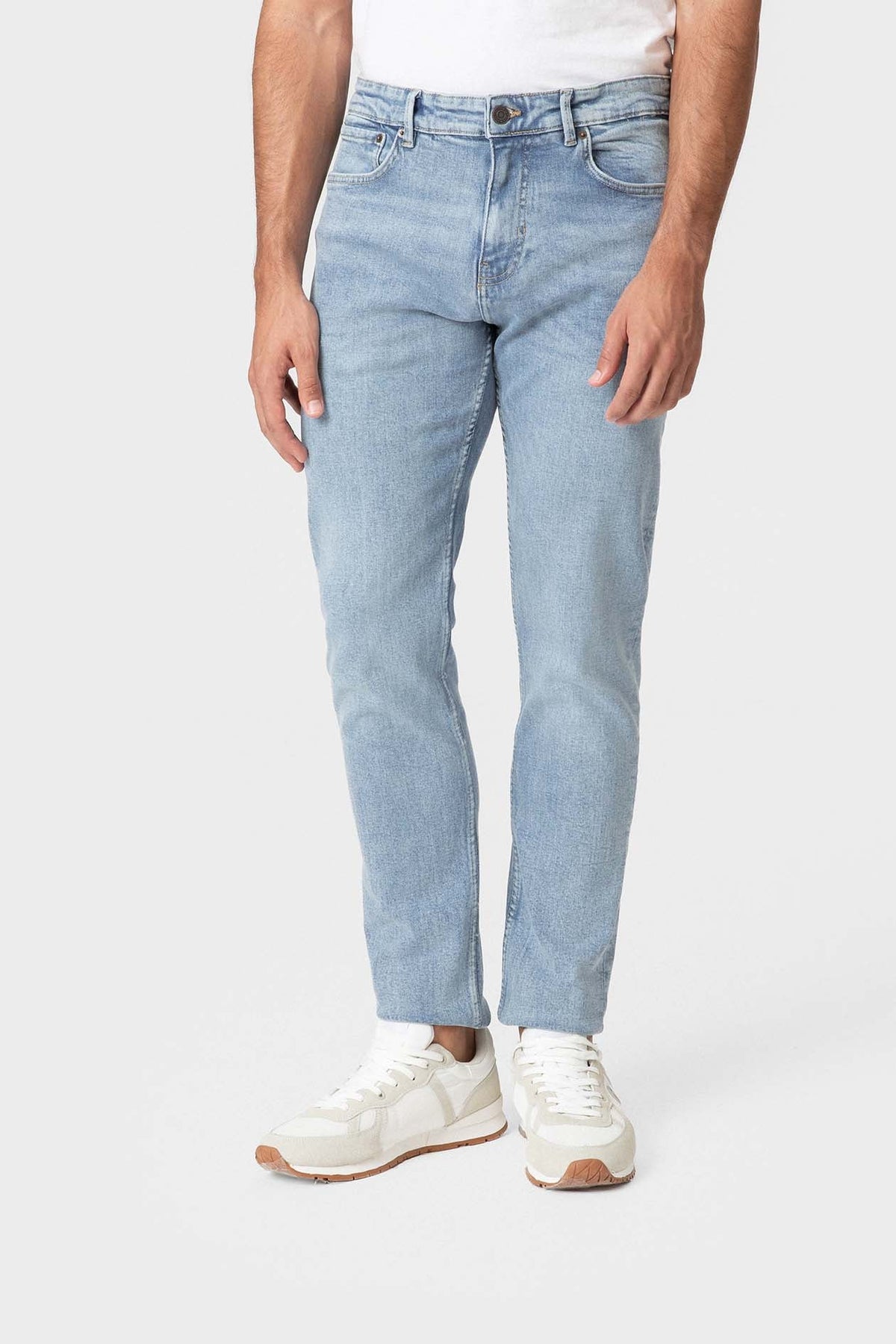 Jean regular avec surpiqûres camel — image 1
