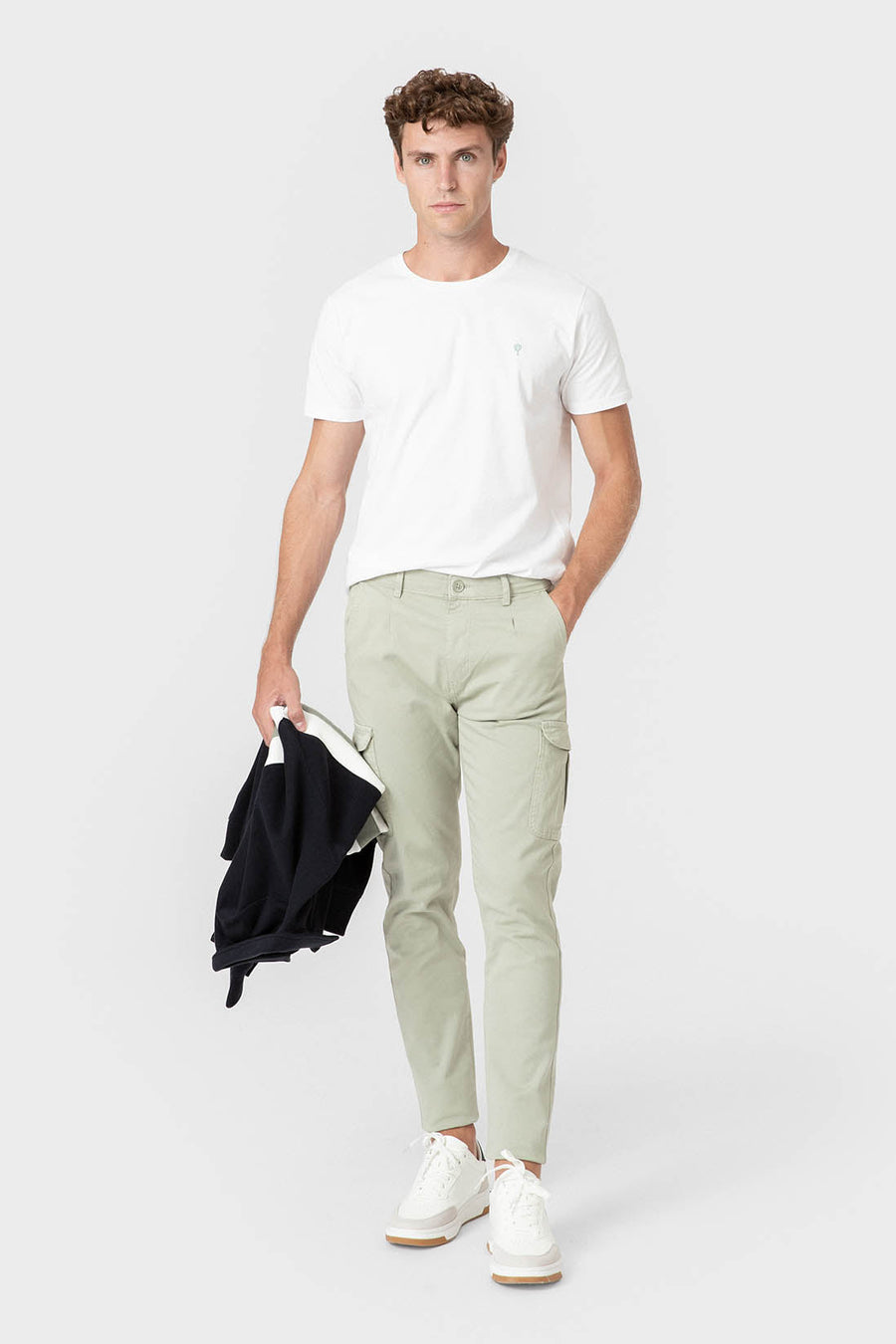 PANTALÓN CHINO SLIM PINZAS CARGO