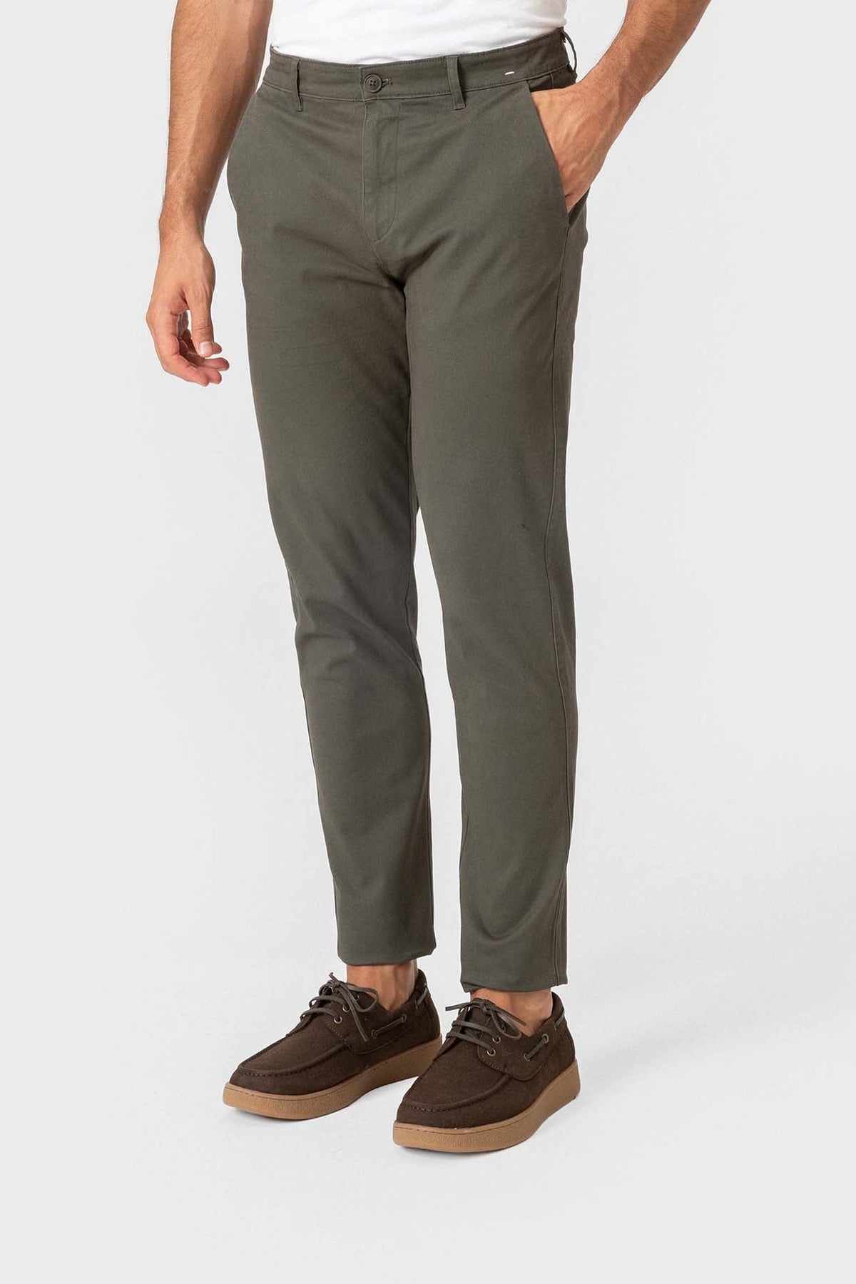 CHINO BÁSICO SLIM VERDE