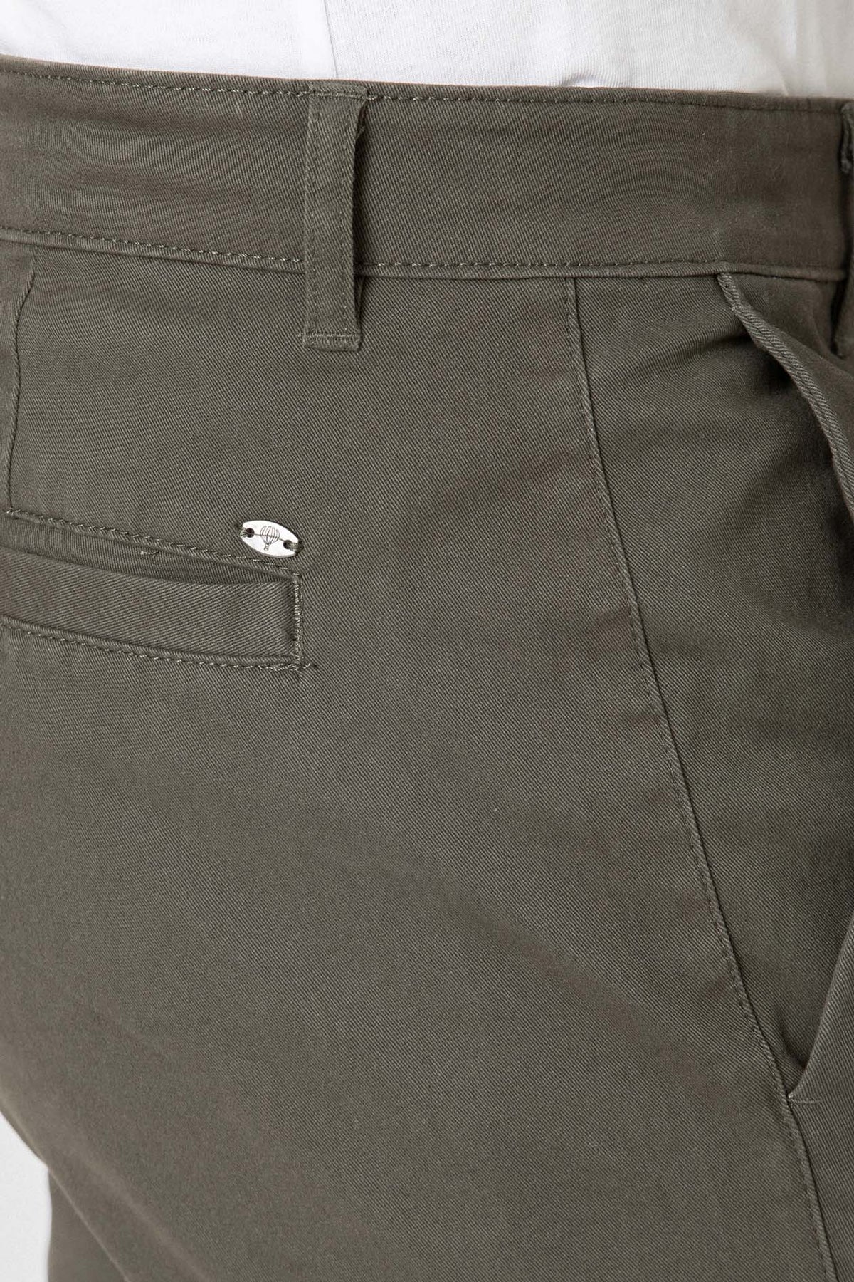 CHINO BÁSICO SLIM VERDE