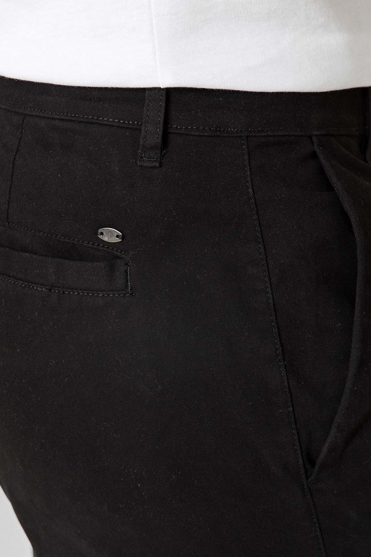 CHINO BÁSICO SLIM NEGRO