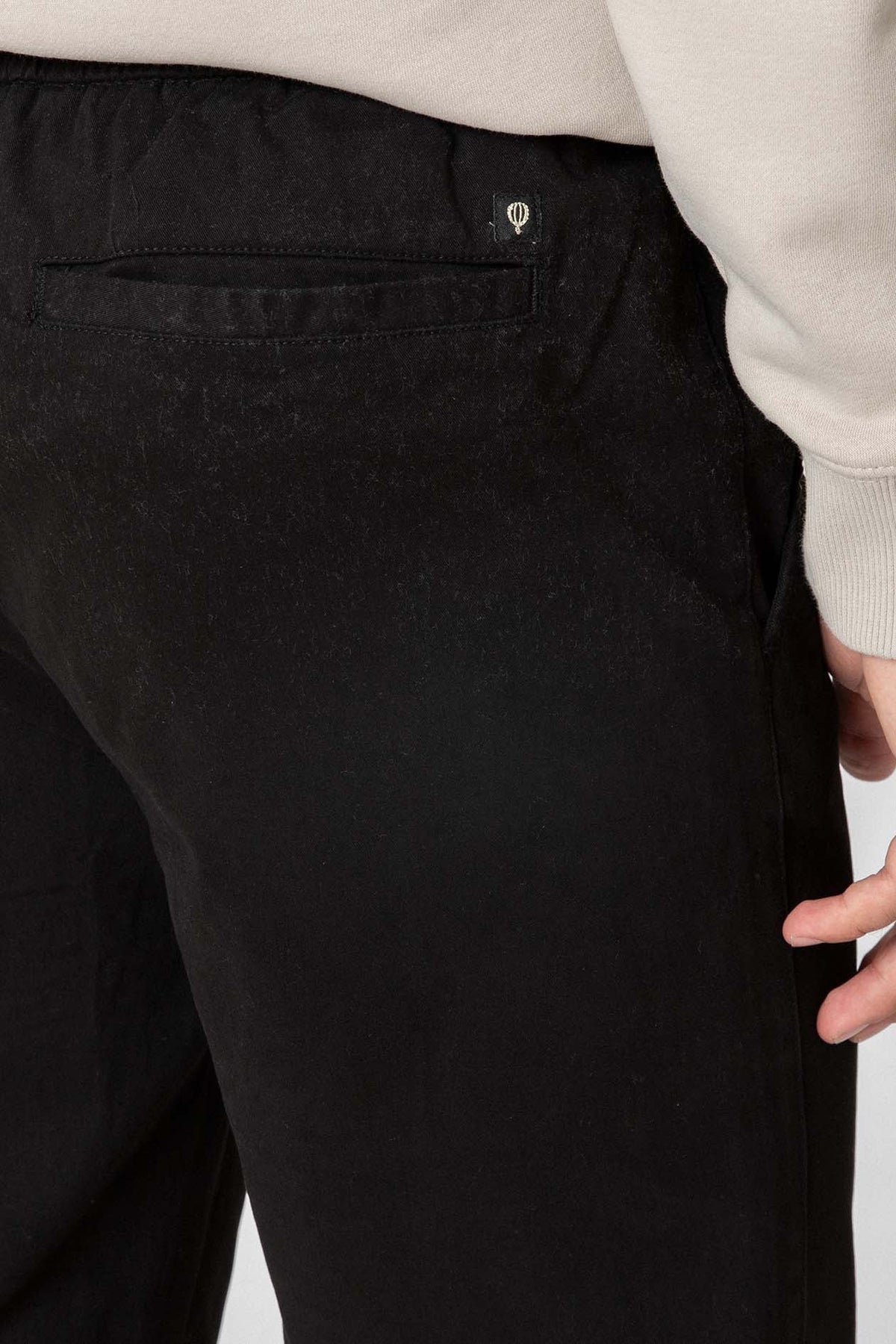 Pantalón jogger negro de algodón de Celopman, imagen 4