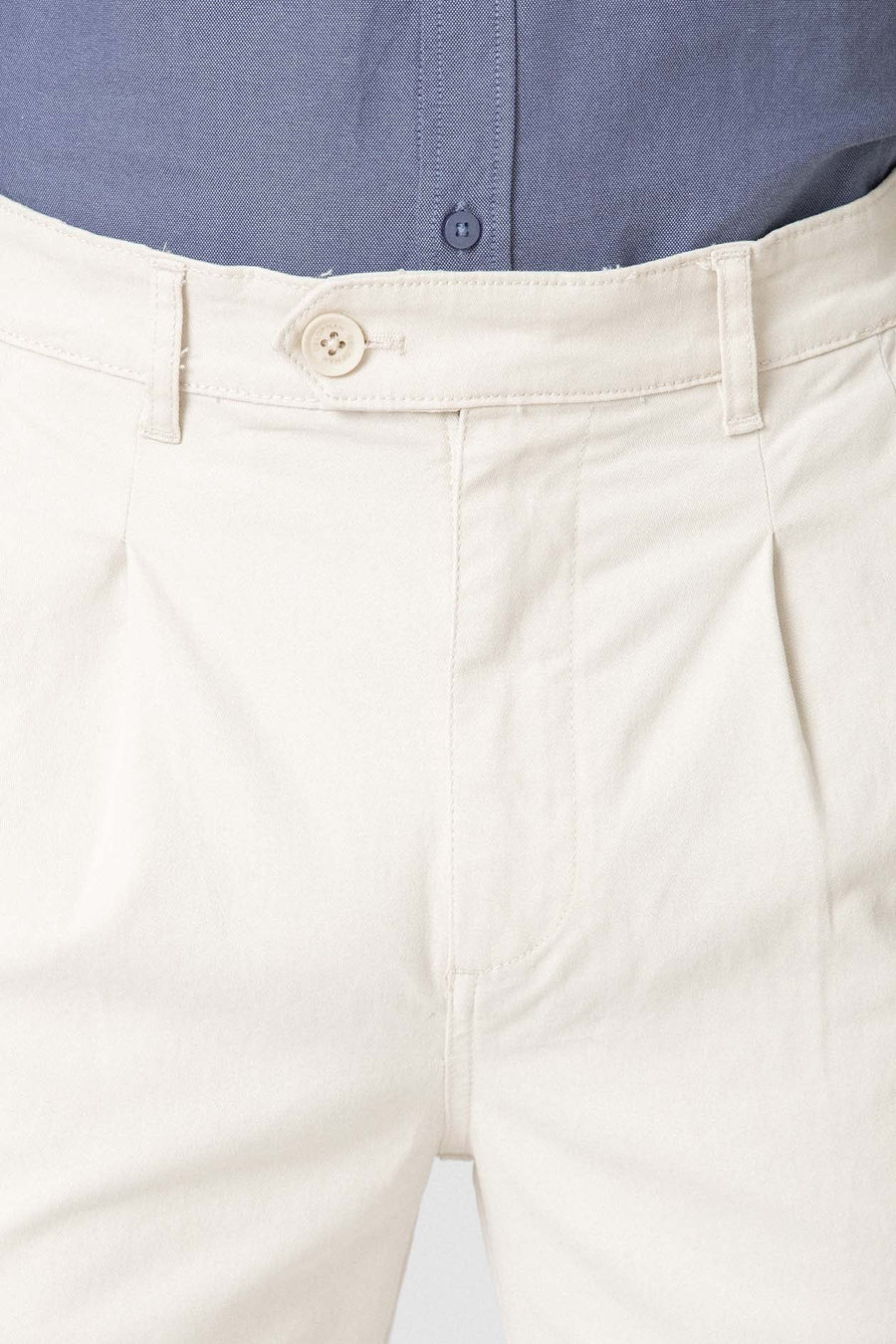 Pantalon chino beige à pinces — image 2