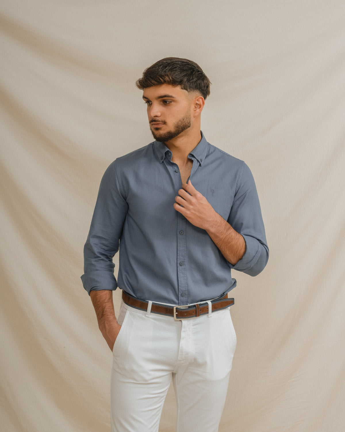 Blaues Herrenhemd mit Struktur und Regular Fit — Bild 1