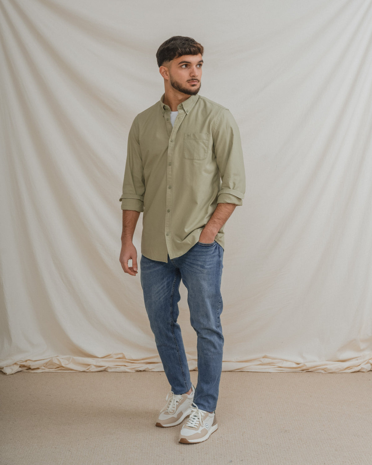 Men’s green Oxford shirt with embroidered pocket — image 3