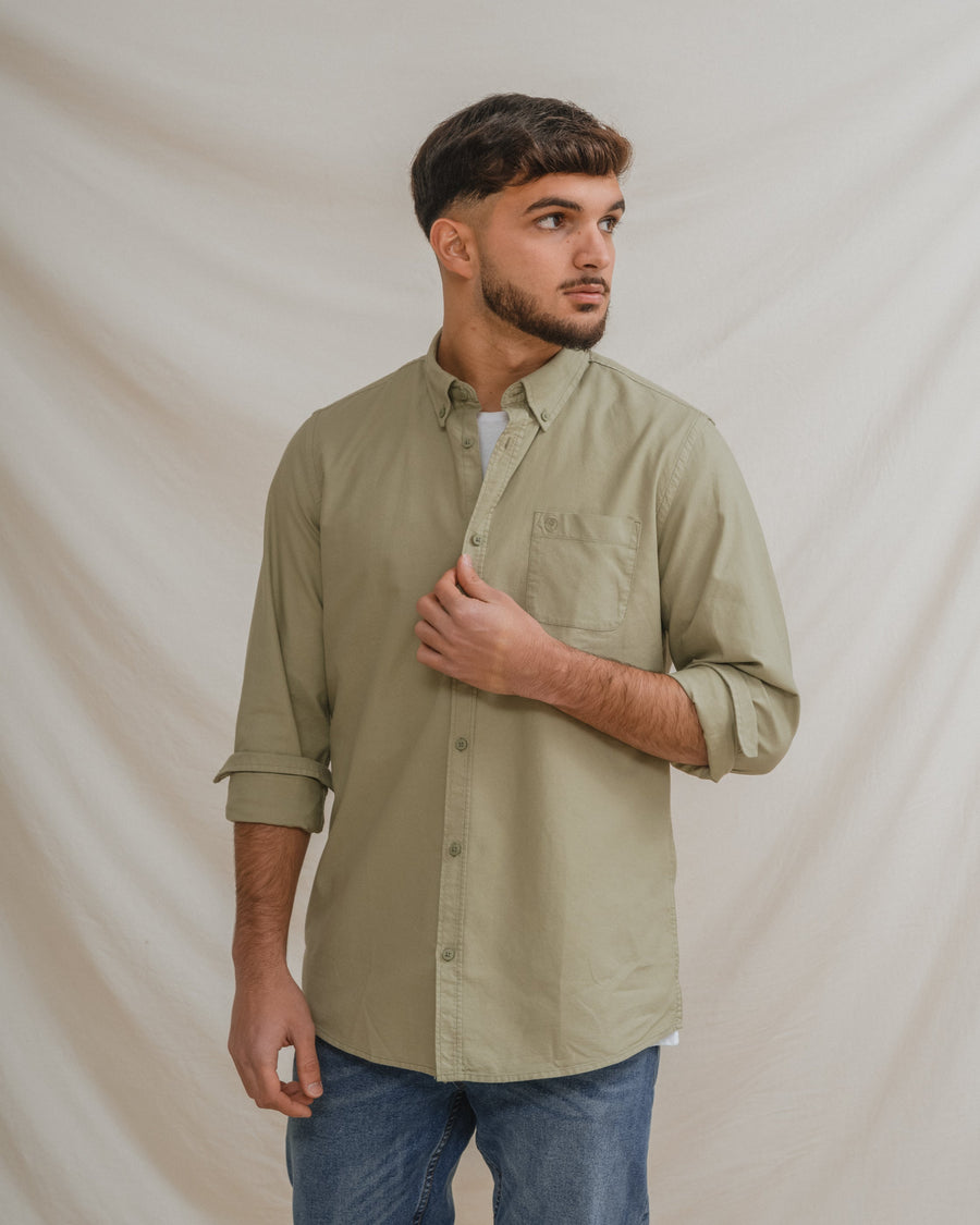 Camisa Oxford verde de hombre con bolsillo bordado de Celopman, imagen 1