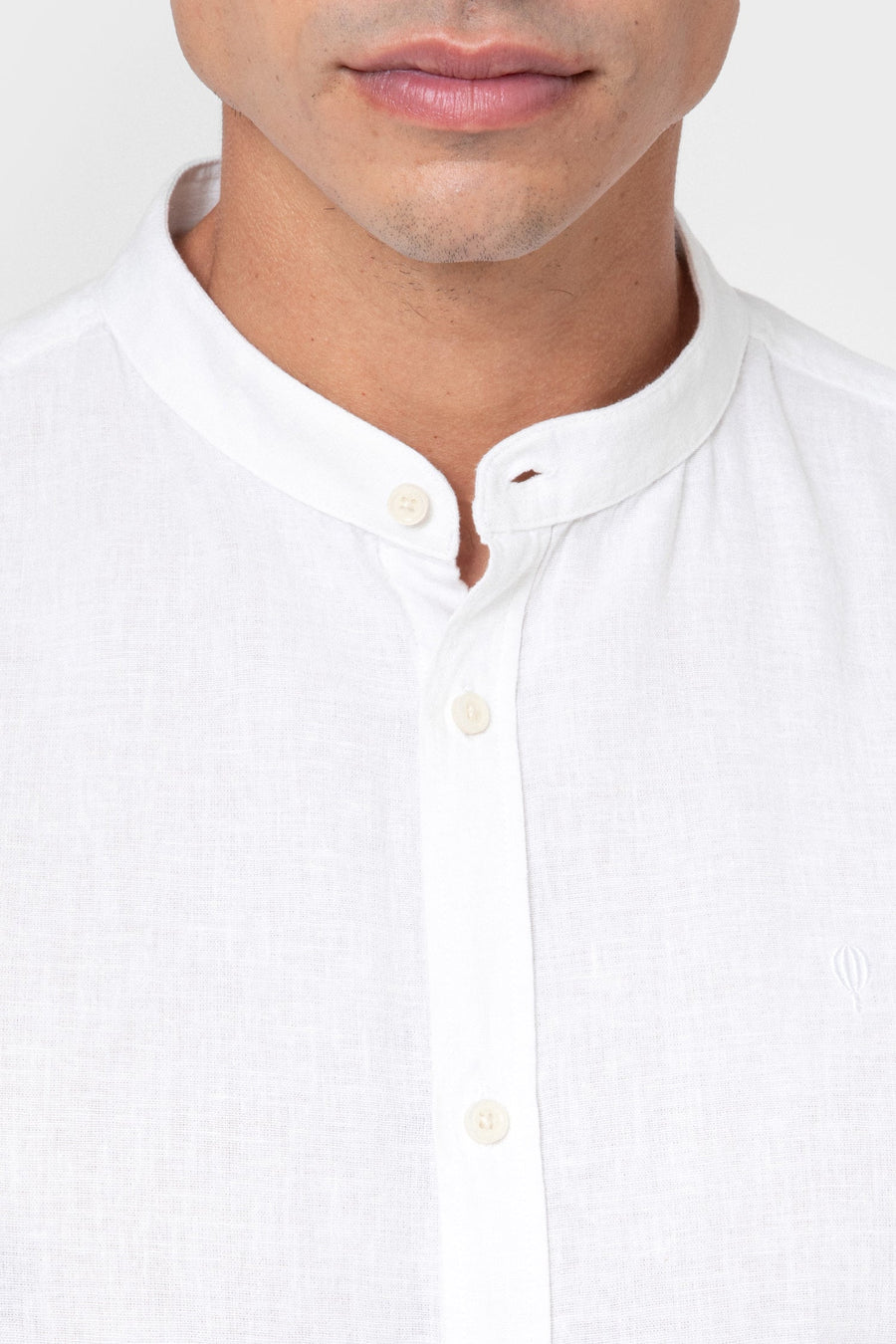 camisa lino blanca cuello mao — imagen 2