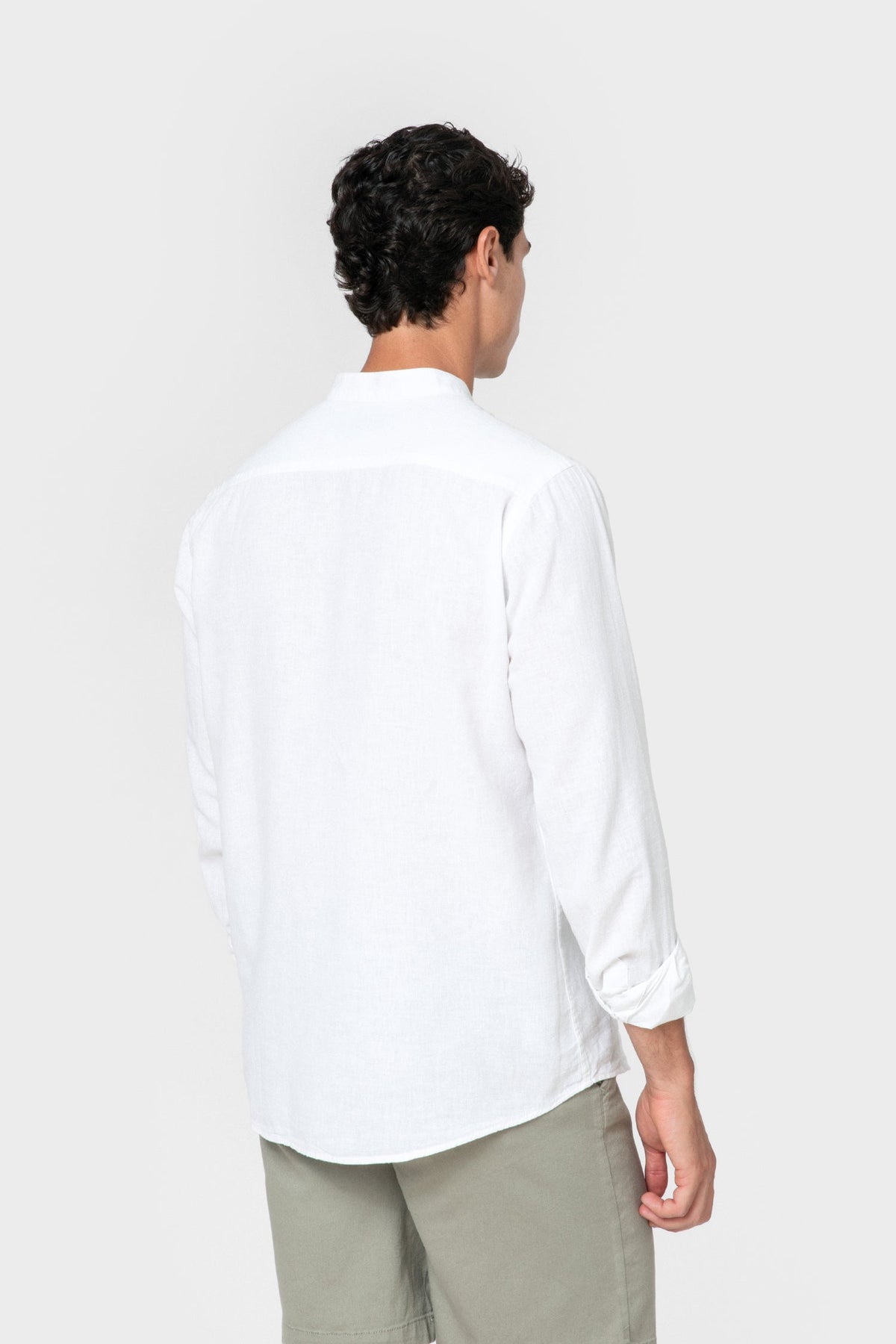 camisa lino blanca cuello mao — imagen 3