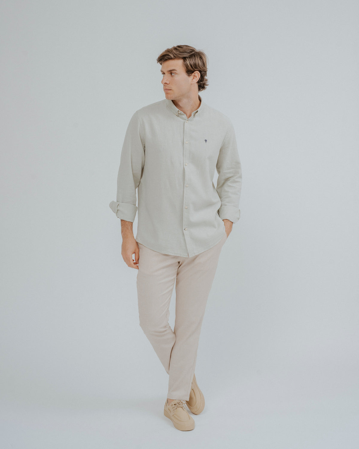 camisa lino verde — imagen 3
