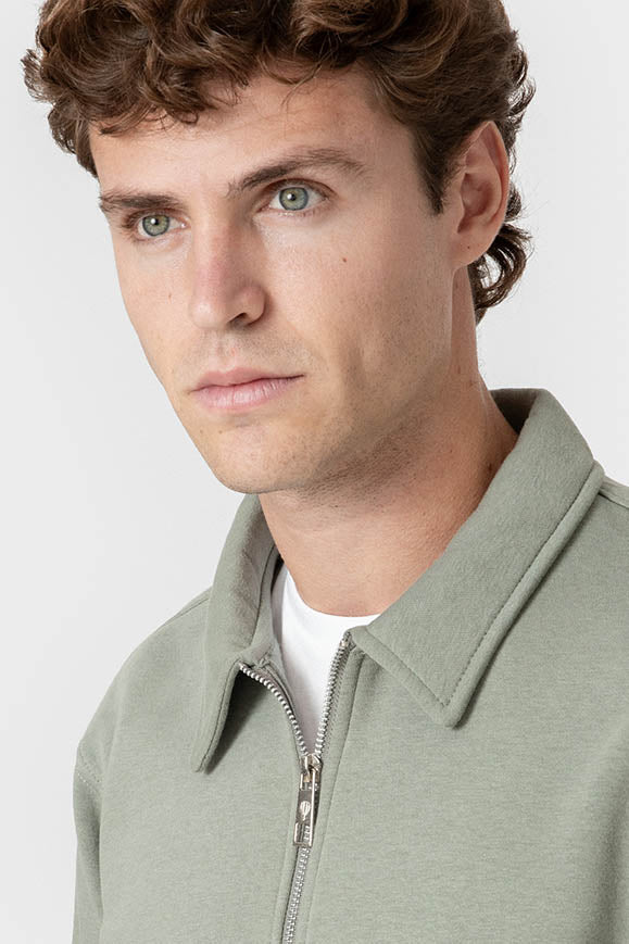 sudadera básica cremallera verde — imagen 2