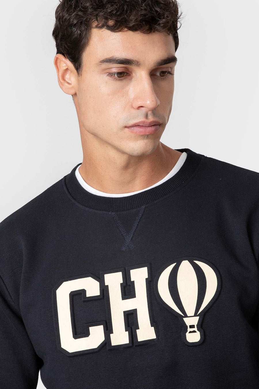 Sweat-shirt homme avec motif globe sur le devant — image 1