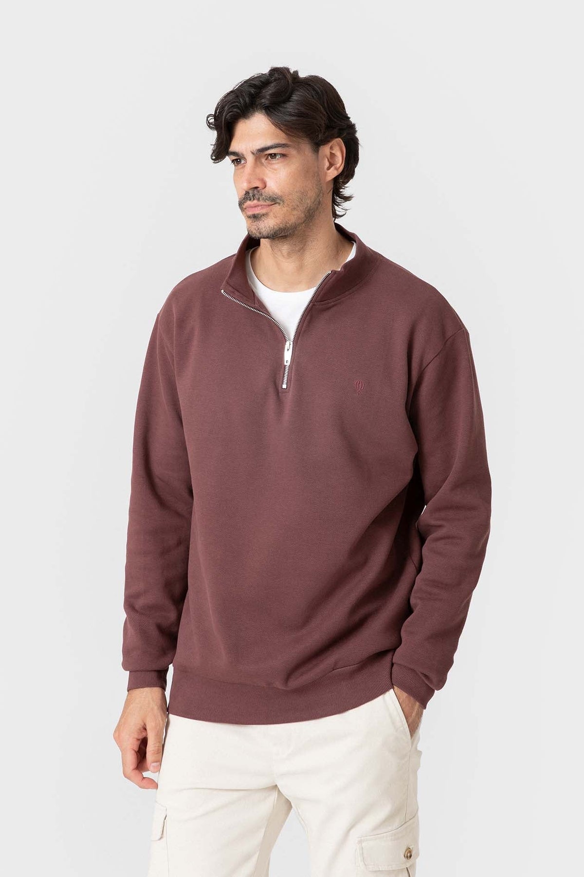 BURGUNDY ZIP-UP HOODIE
