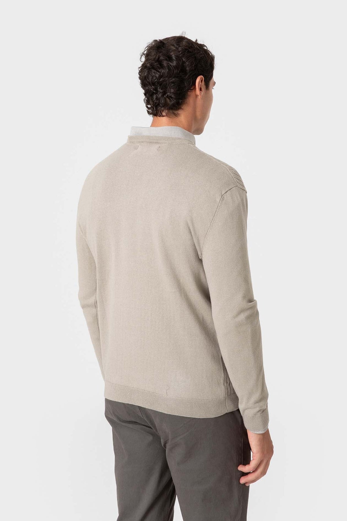 Beiger Baumwollpullover mit Noppenstruktur — Bild 4