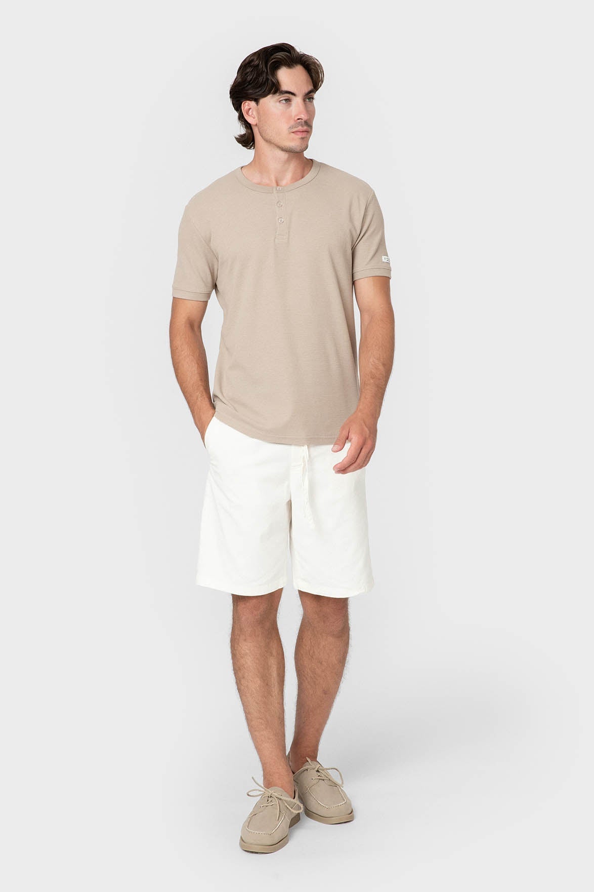 CAMISETA CUADRILLÉ CUELLO PANADERO BEIGE