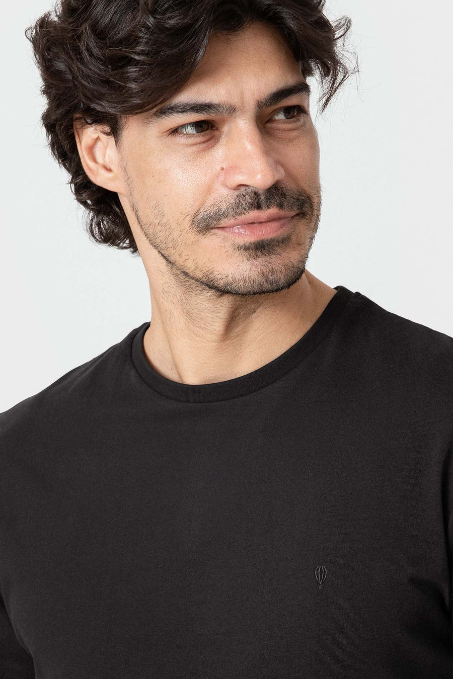 CAMISETA BASICA NEGRA MANGA LARGA