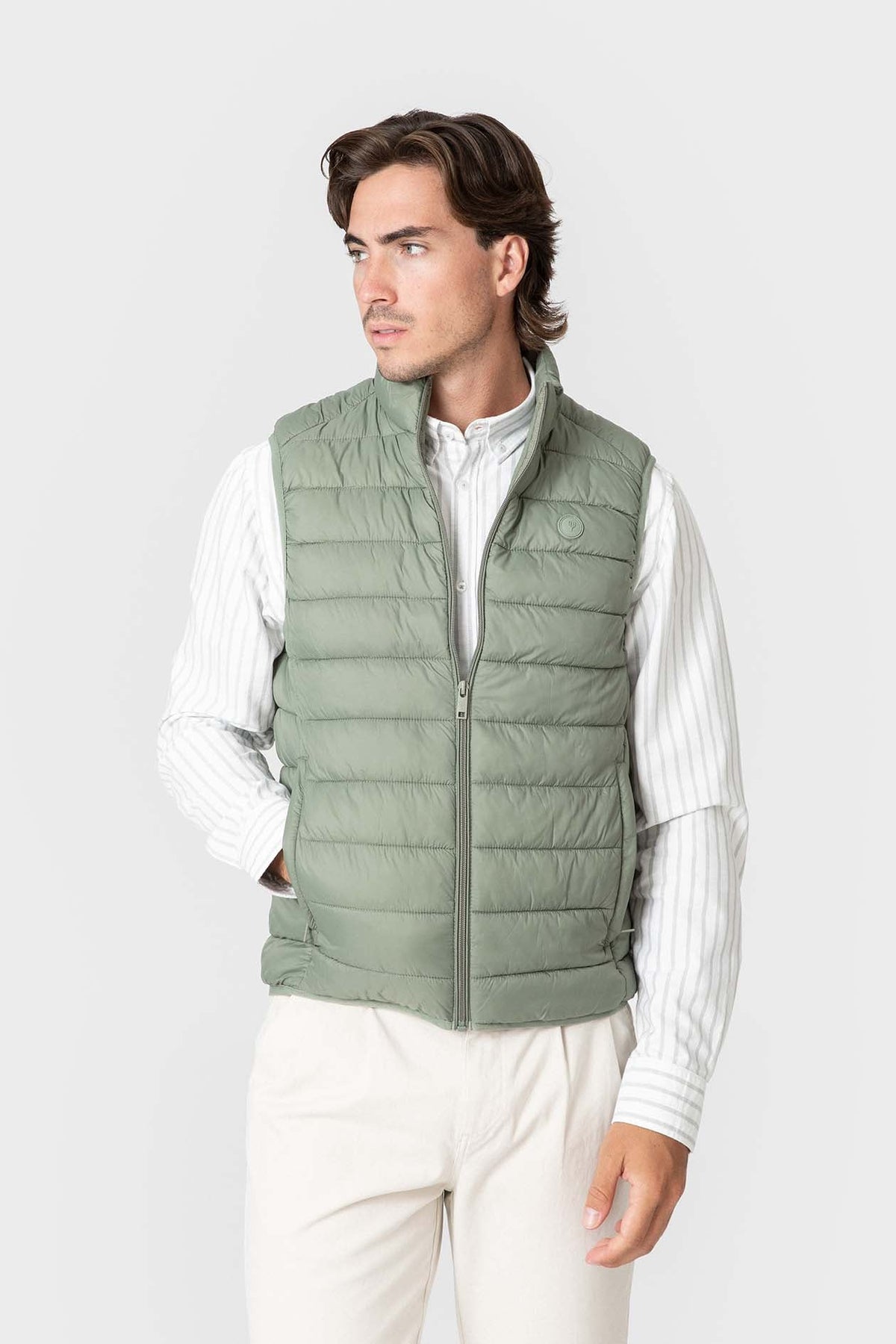 Chaleco acolchado verde con bolsillos de Celopman, imagen 1