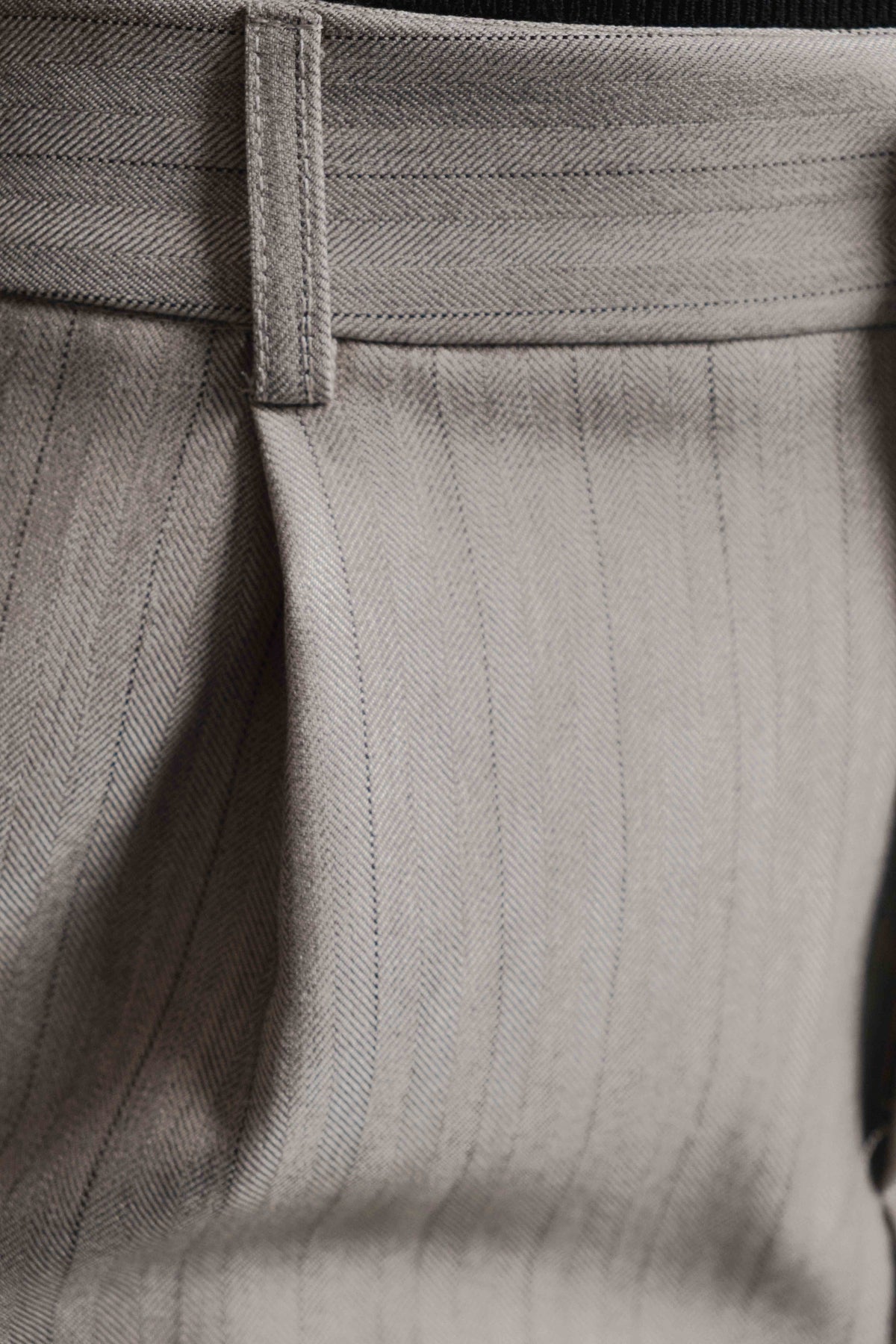 PANTALÓN DE PINZAS RAYA DIPLOMÁTICA