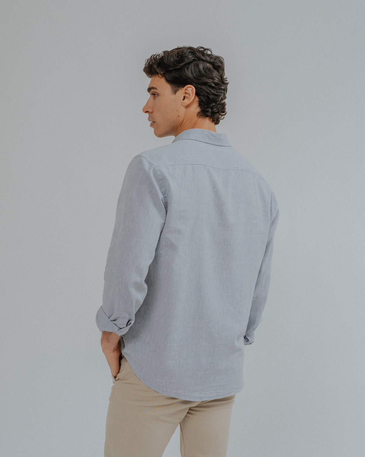 Camisa lino celeste · vista 3