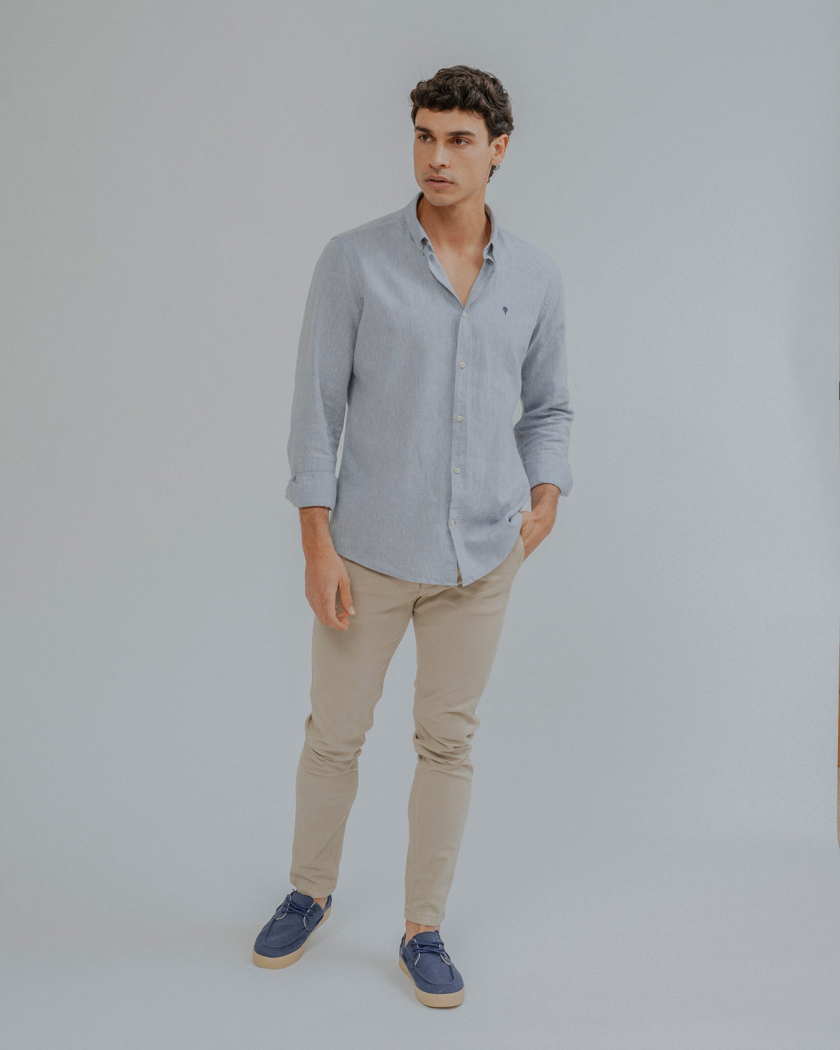 Camisa lino celeste · vista 4