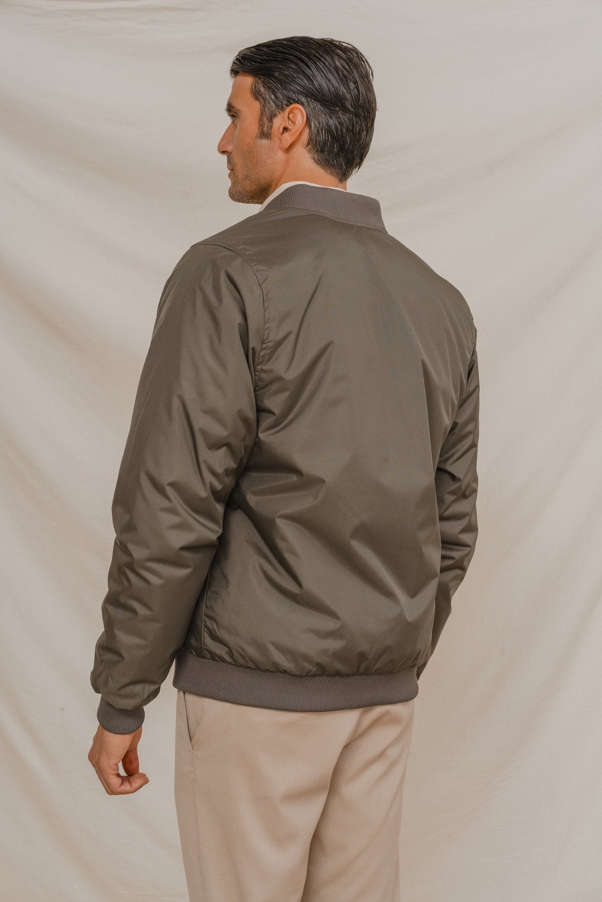 Cazadora bomber verde · vista 9