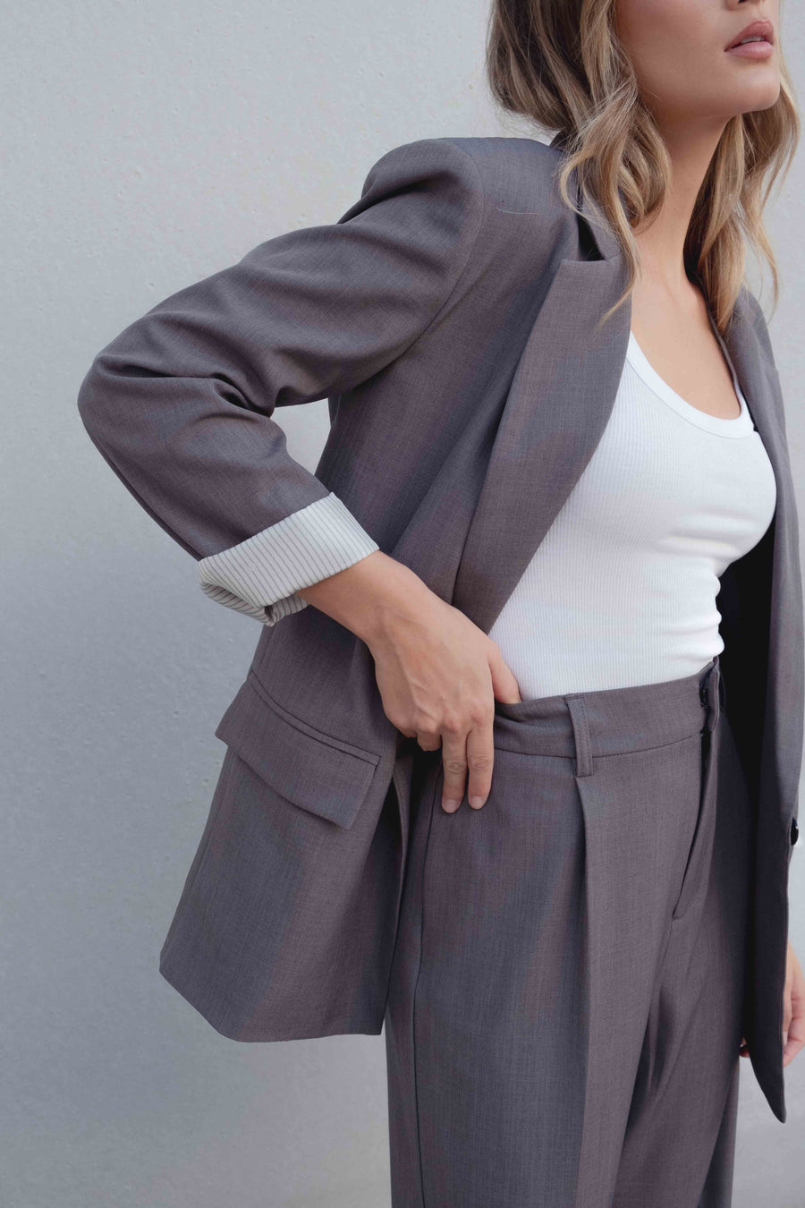 PANTALÓN ANCHO PINZAS