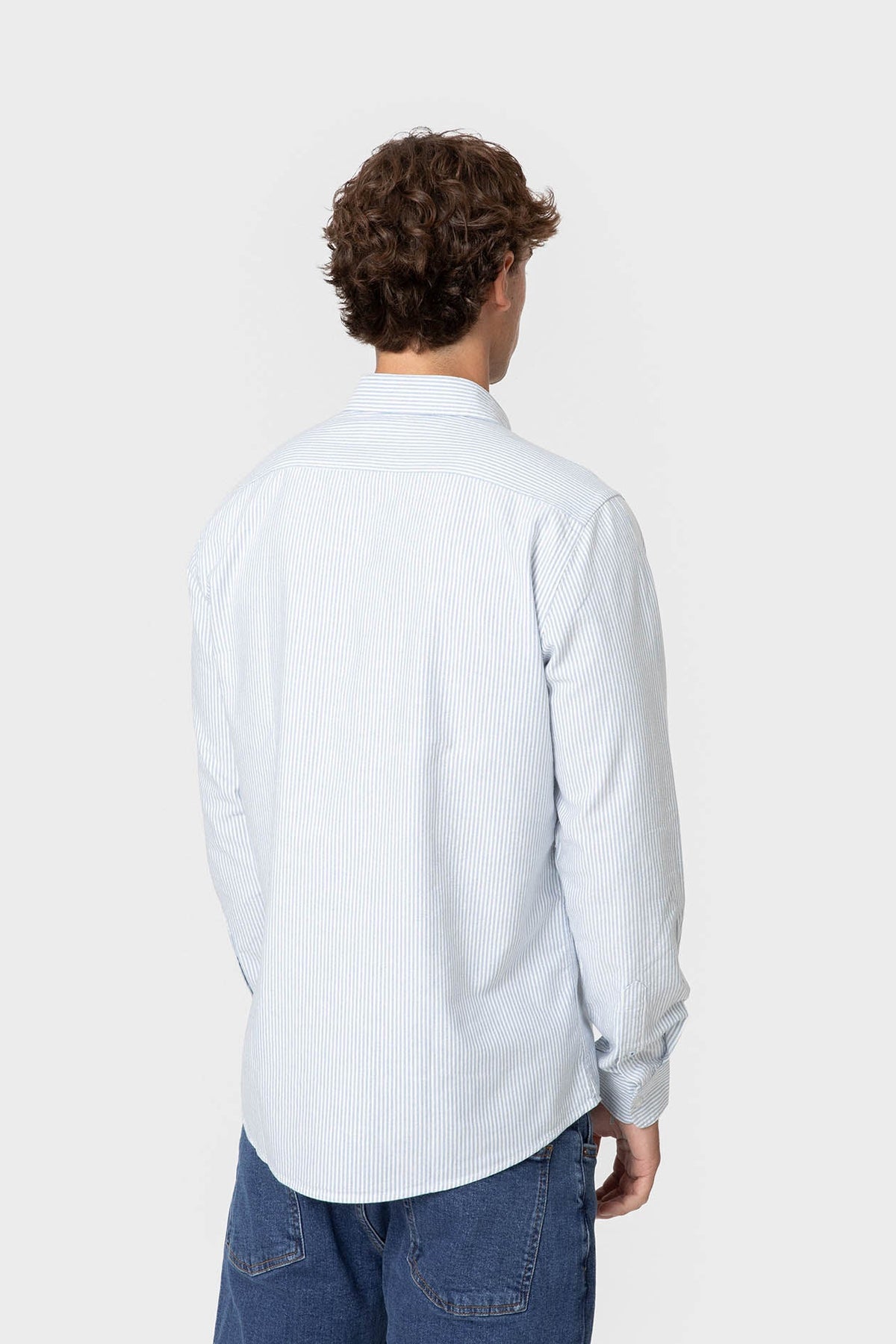 Camisa Oxford de rayas celestes de hombre · vista 4