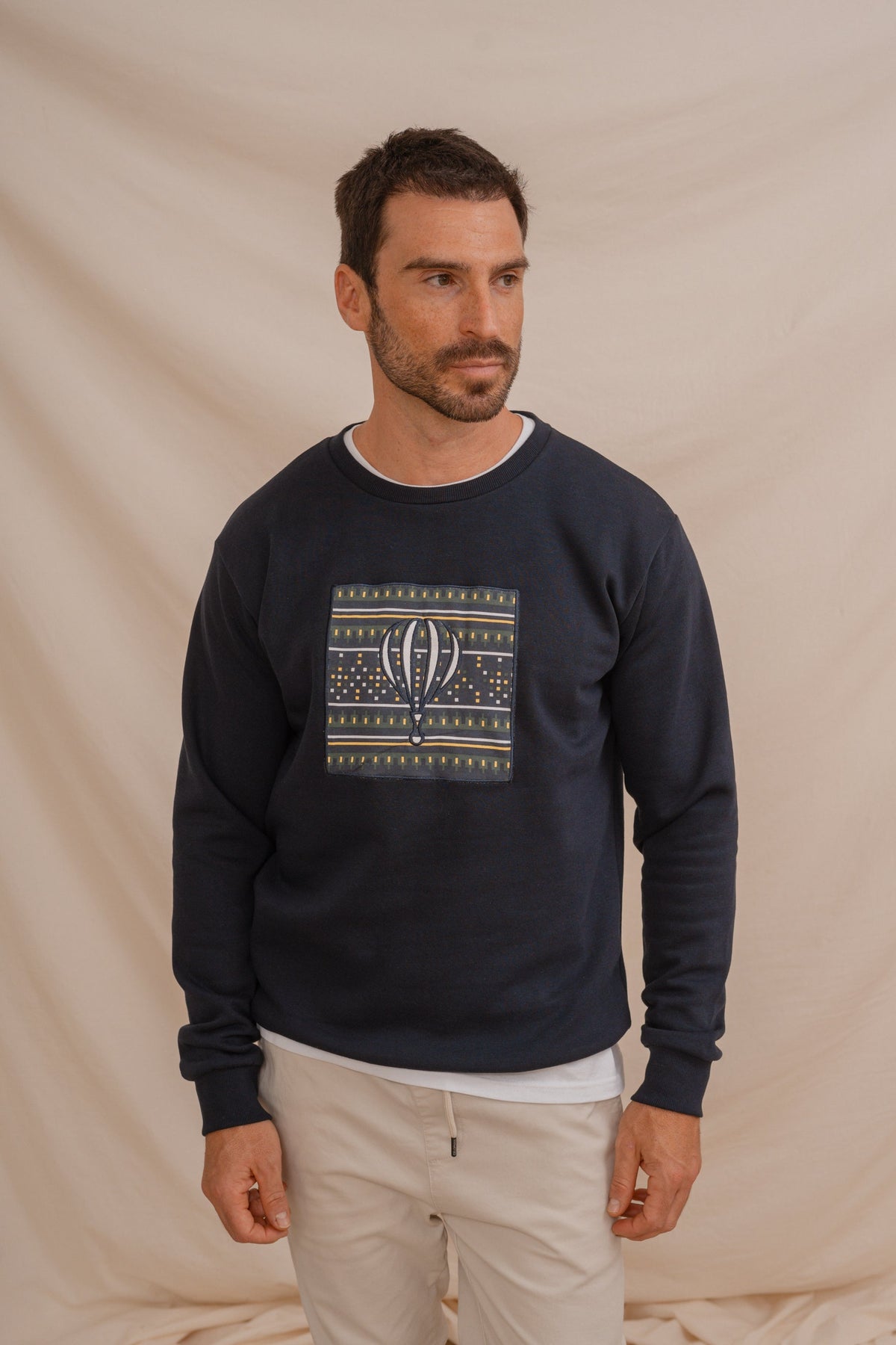 Sudadera cuadro étnico marino · vista 5